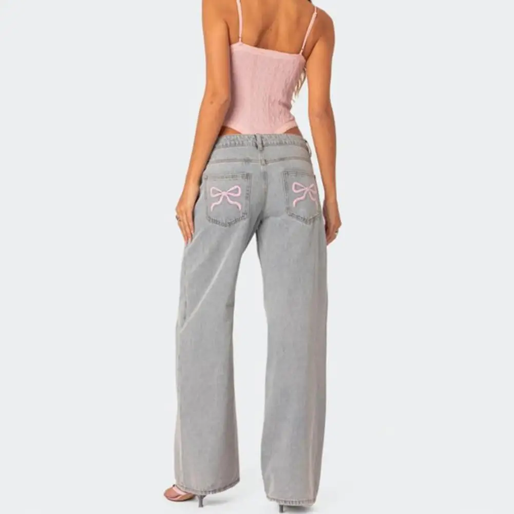 Мешковатые джинсы стильные женские широкие с высокой талией и вышивкой в виде