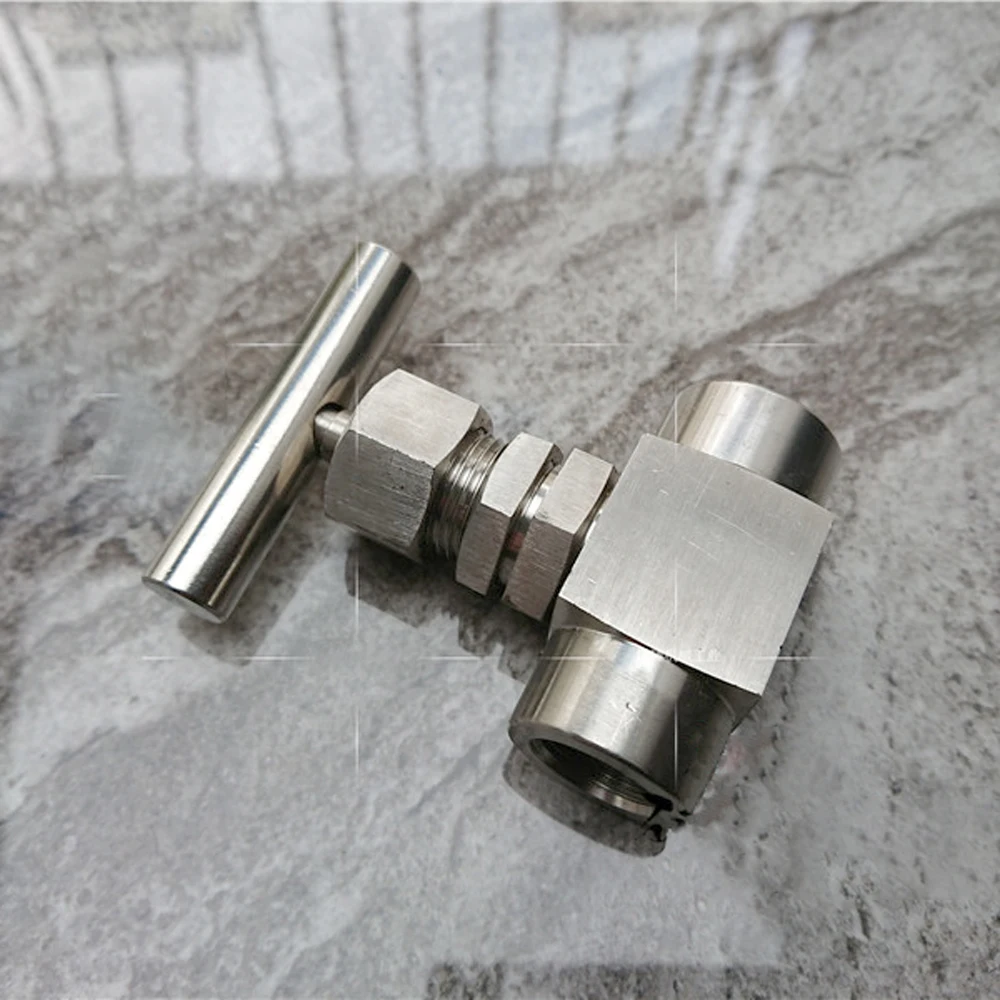

1/4" Female Straight Needle Valve Crane 915 PSI Bulkhead 304 Stainless Flow Control With Handle