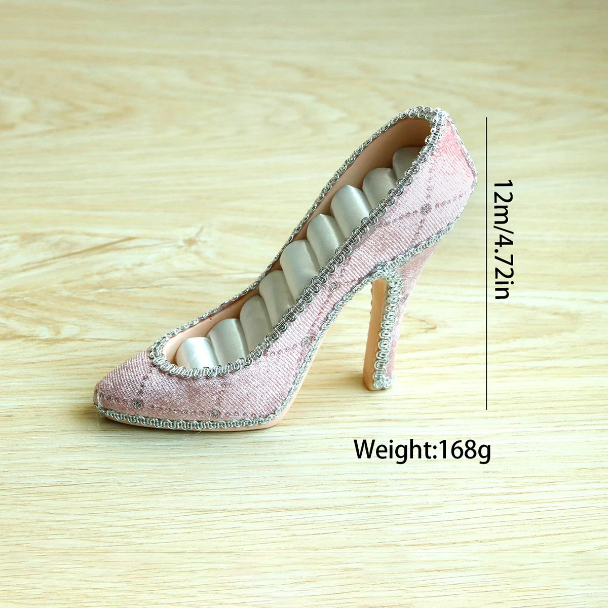 

Подставка для украшений в форме туфель