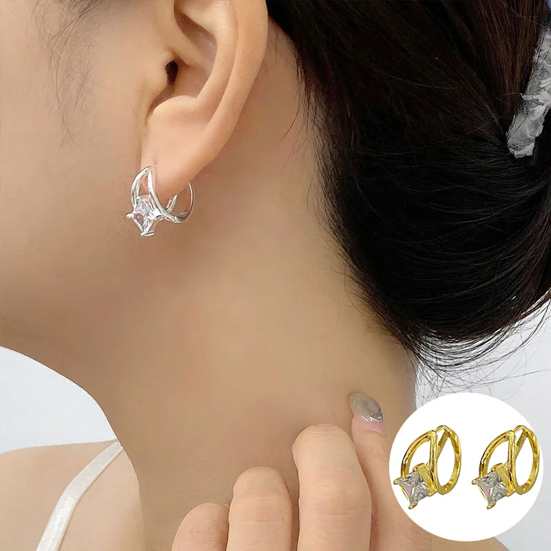 

Женское ювелирное изделие из серебра 100% пробы с цирконом