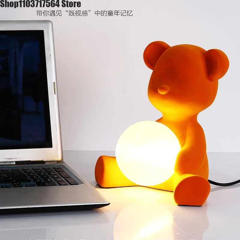 Жесткое оранжевое украшение в виде медведя для спальни