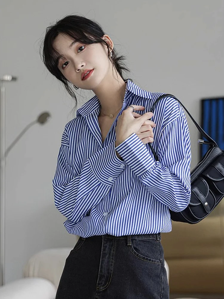 Рубашки в синюю полоску женская весенне-осенняя внутренняя одежда маленькая