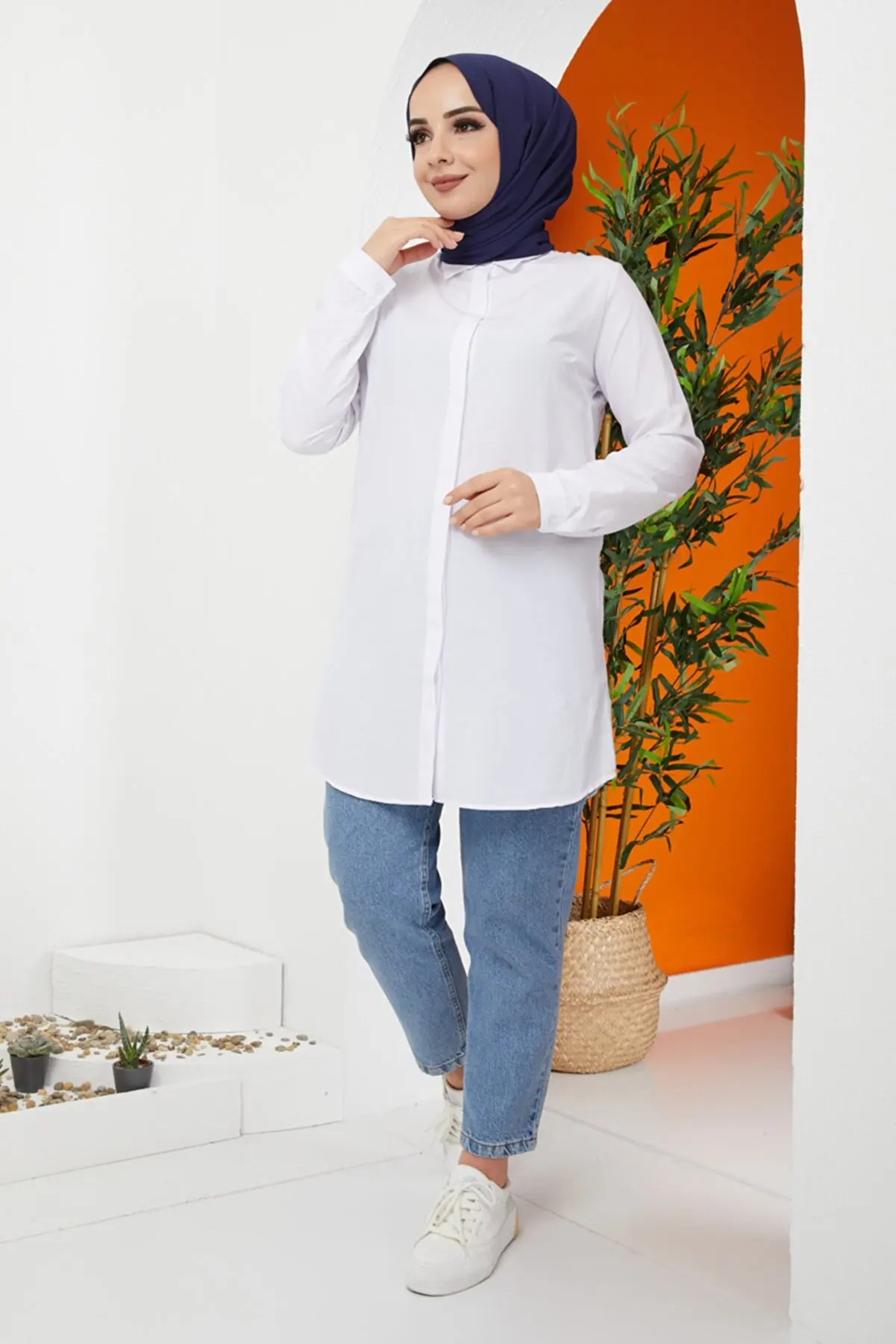 

Flat tunic shirt with hidden eggs button/White Pretty and Cheap women's blocks