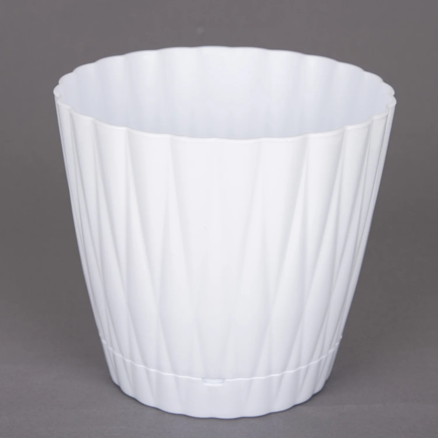 

Цветочный горшок пластиковый устричный № 1, белый, 0,9 литров, 12x11 см