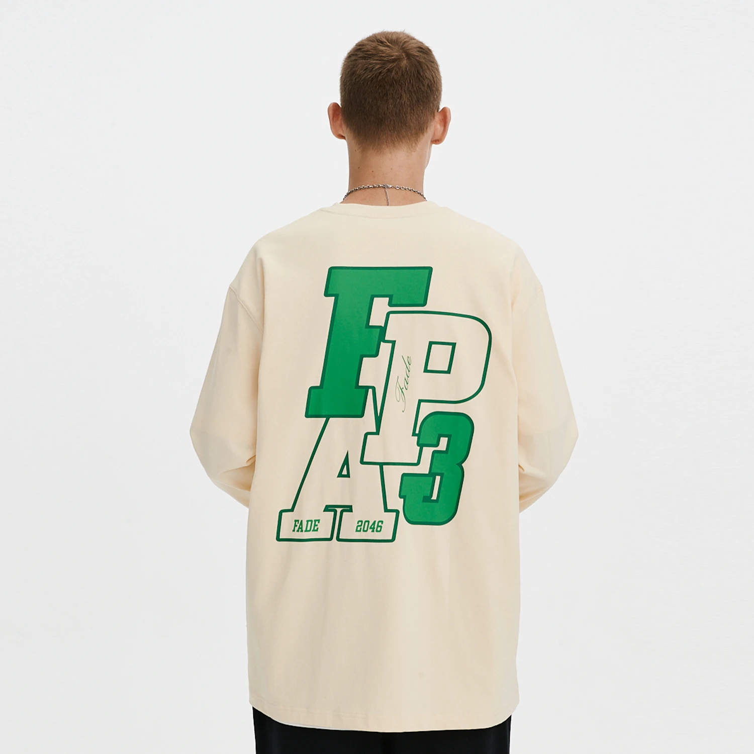 Раскладка надписей с надписью ЦА контрастный цвет длинный рукав весна и осень