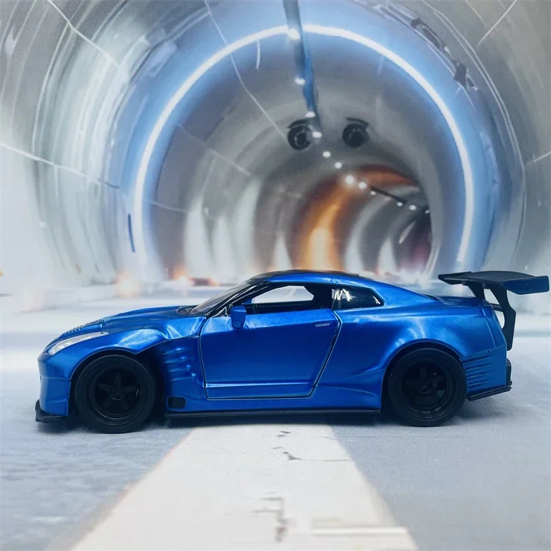 Фото JADA1:24 Форсаж 2009, модель GT-R R35 Брайана из сплава Bensopra, подарок на день рождения для детей, коллекционная модель, украшение для бутика. №4