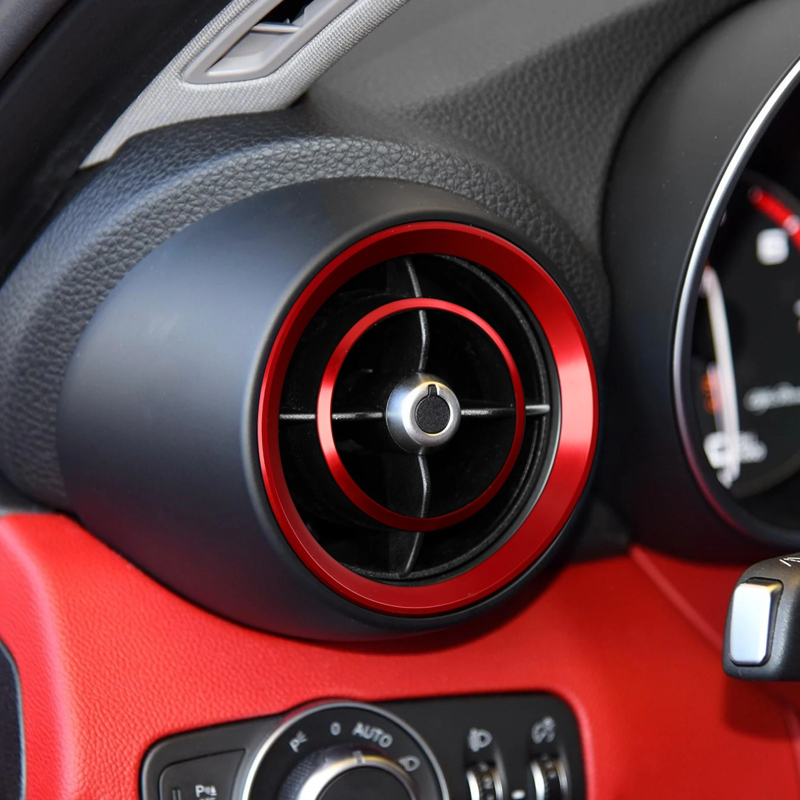 Фото Для Alfa Romeo Giulia 952/Stelvio 949 2016-2019, переднее боковое кольцо вентиляционного отверстия, внутренняя наклейка из алюминиевого сплава, аксессуары для отделки автомобиля №5