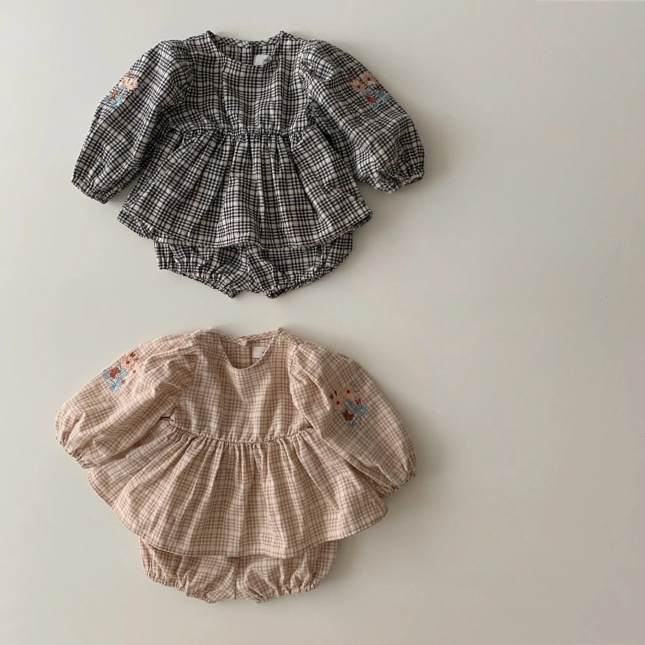 

2023 New Baby Kids Girls Autumn Cute Embroidery Plaid Cotton Clothes Set Long Sleeve Tops Bread Pants 2Pcs Casual Fashion Suit