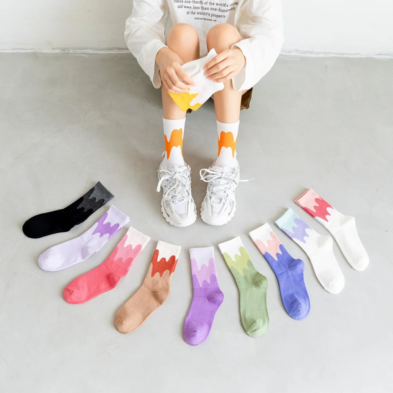 

Spring Summer Gradient Color Women's Socks Wavy Striped Women's mid tube socks Cute Girl Sports Socks Pure Cotton Woman Socks