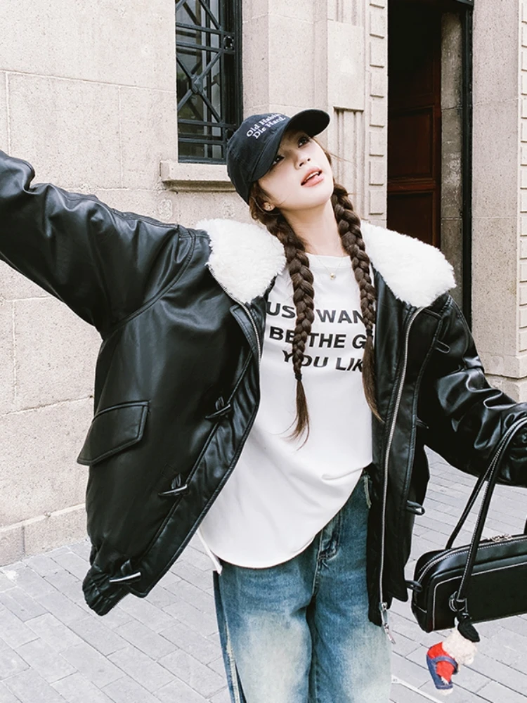 Женский пуховик из искусственной кожи с пряжкой Black Horn зима 2024 новый одноразовый