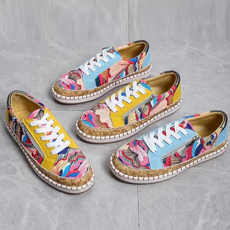 Trending Fashion Vulcanized Shoes for Women Lace Up Skateboard Sneakers Embroidery Graffiti Shoes Floral Casual Sneakers