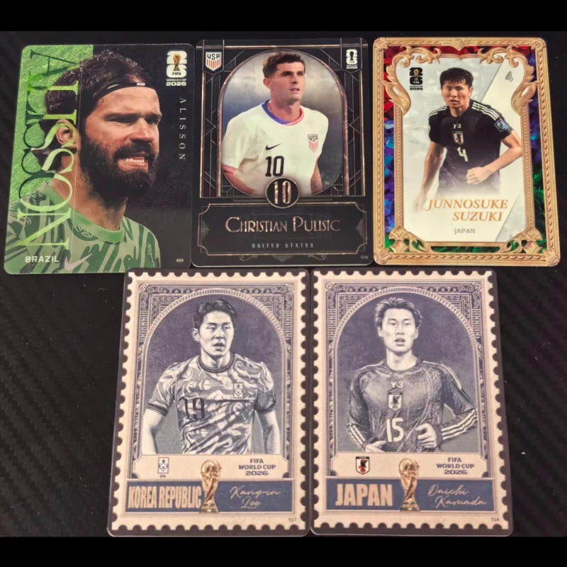 Фото Официальные коллекционные карточки Panini 2026 FIFA World Cup: Ультра-бокс, набор-сюрприз, подарки для футбольных фанатов №4