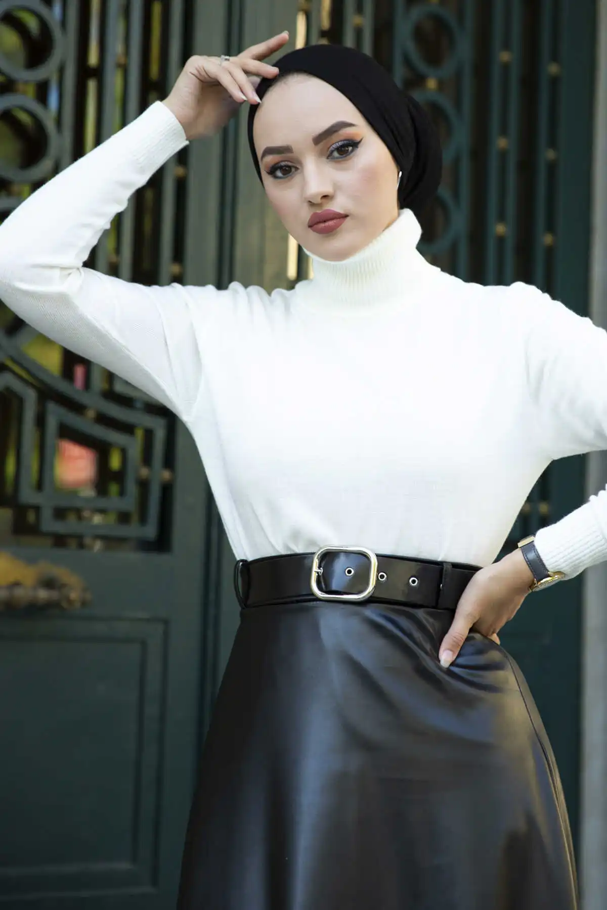 -Трикотажный свитер для хиджаба бежевого цвета