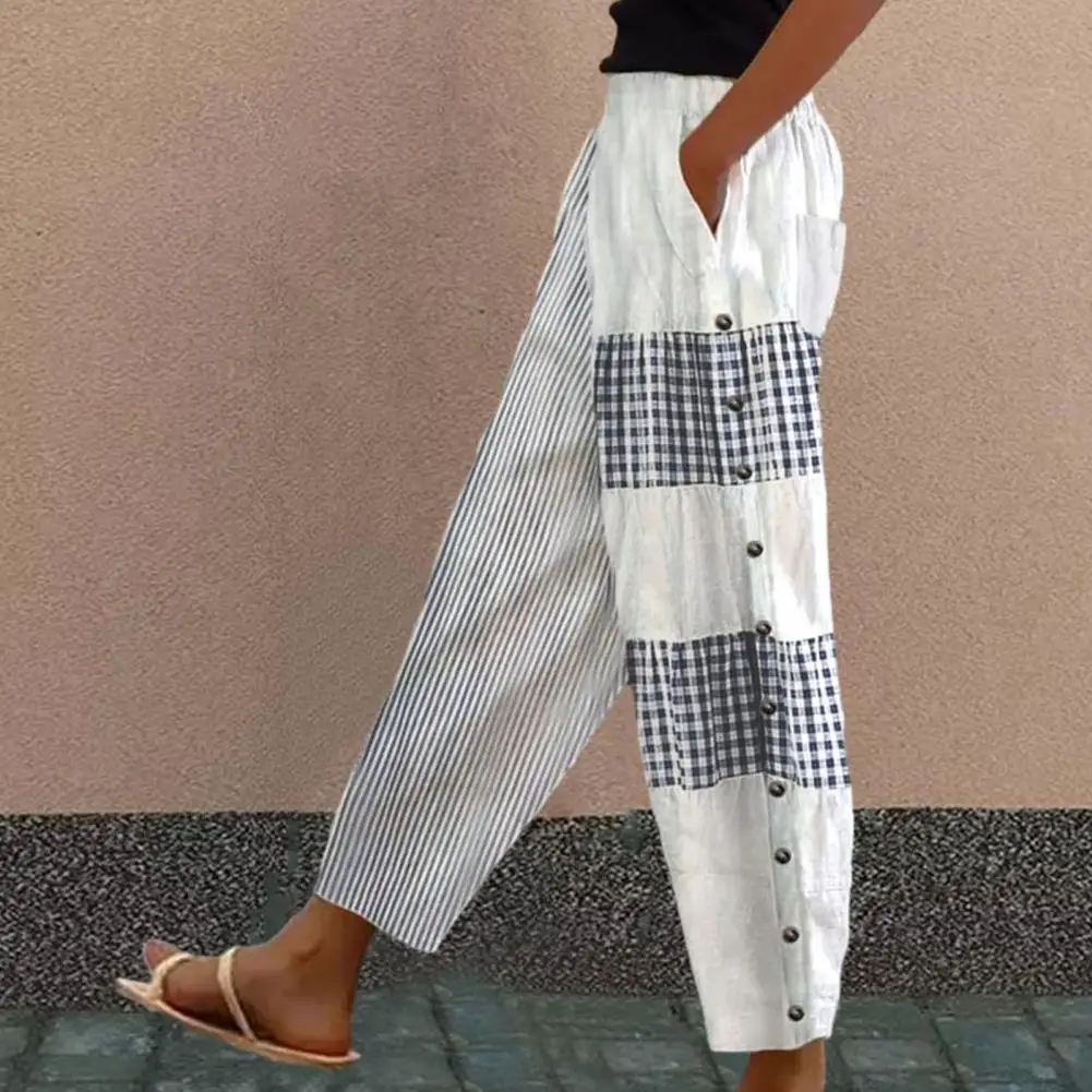 

Брюки женские клетчатые с широкими штанинами, повседневные укороченные штаны с принтом в полоску, на пуговицах, с эластичным поясом, с карманами, в стиле пэчворк