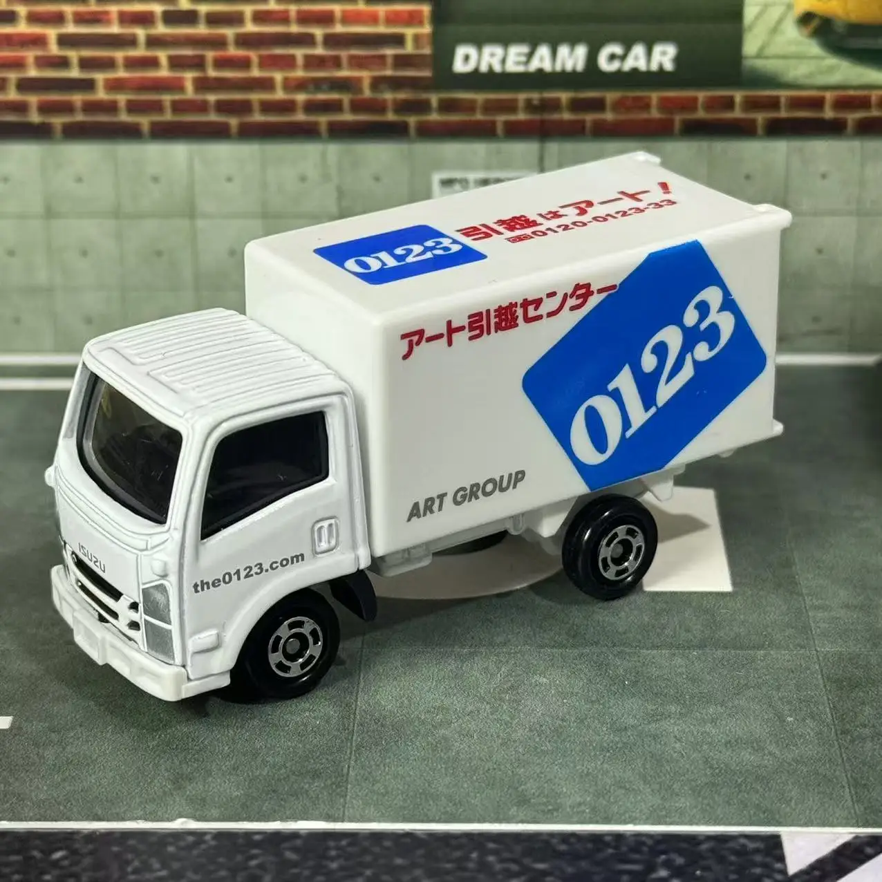 Модель грузовика Tomica Regular Series No.57 Art Moving Center Truck от Takara Tomy, литая под давлением, подарок для детей (art.: 3920daecb47c4) - 3920daecb47c4