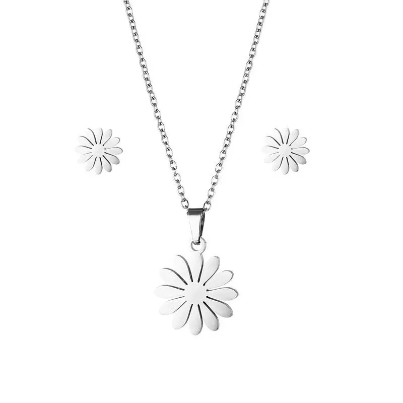 

European And American Stainless Steel Small Fresh Daisy Necklace For Women Cross Border Japanese And Korean Style Flower