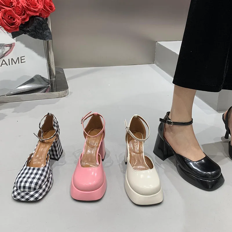 

Женские босоножки на высоком квадратном каблуке, черные туфли-лодочки с круглым носком и ремешком на щиколотке, весна 2023