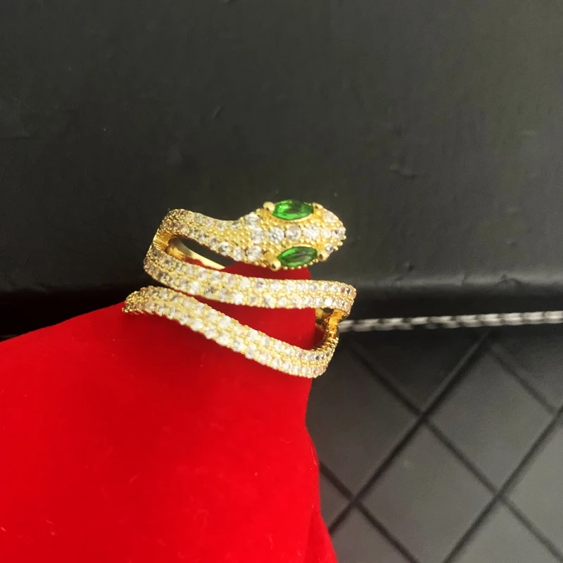 

Luxury Gold Snake Rings In Gold Copper Rhinestone Jewelry Wedding Ring Set for Couple Cute Animal Design Free Size