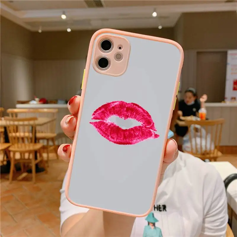 Чехол для телефона YNDFCNB прозрачный матовый ударопрочный чехол iPhone X XR XS 7 8 Plus 11 12 13