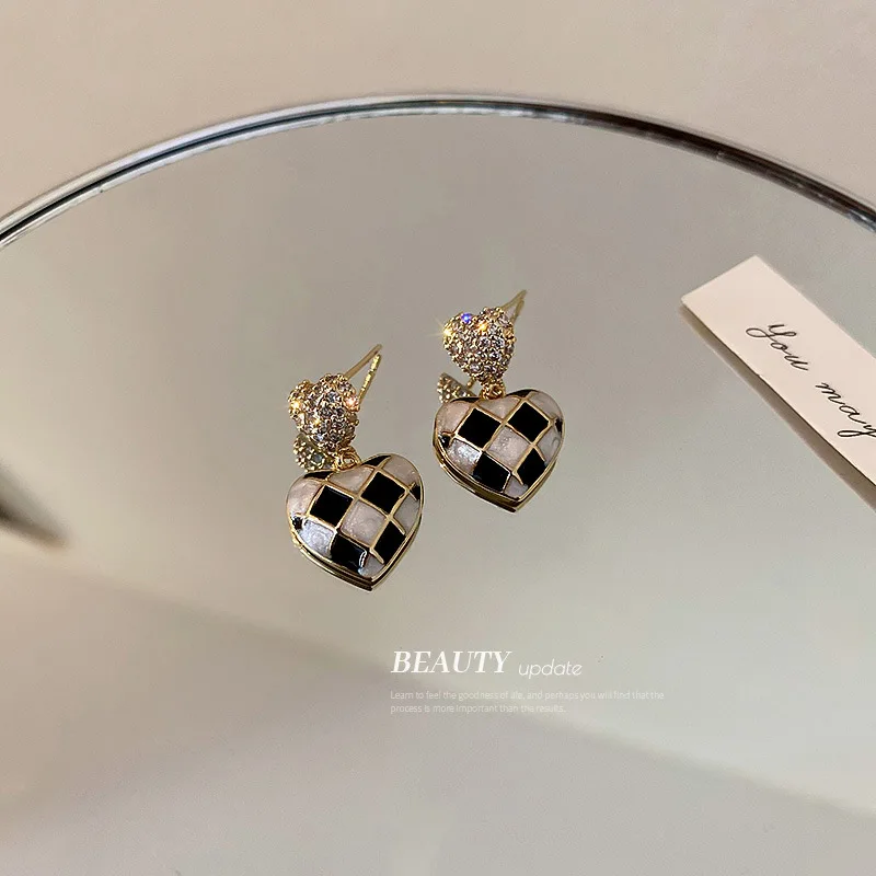 

Minar Exquisite Black White Contrasted Color Plaid Heart Earring for Women Bling Rhinestone Double Love Long Drop Earrings Gifts