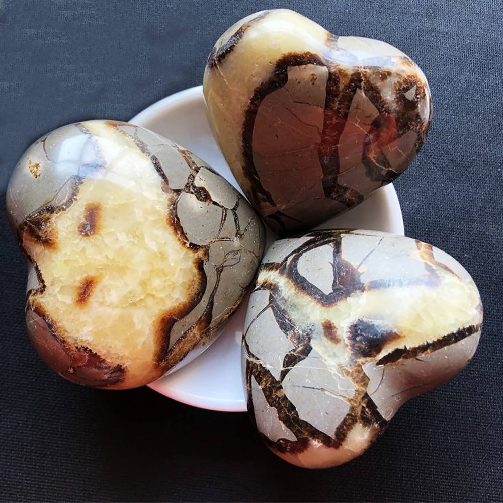 Натуральный септарий хрусталь в форме сердца Резной декор большая любовь кварц