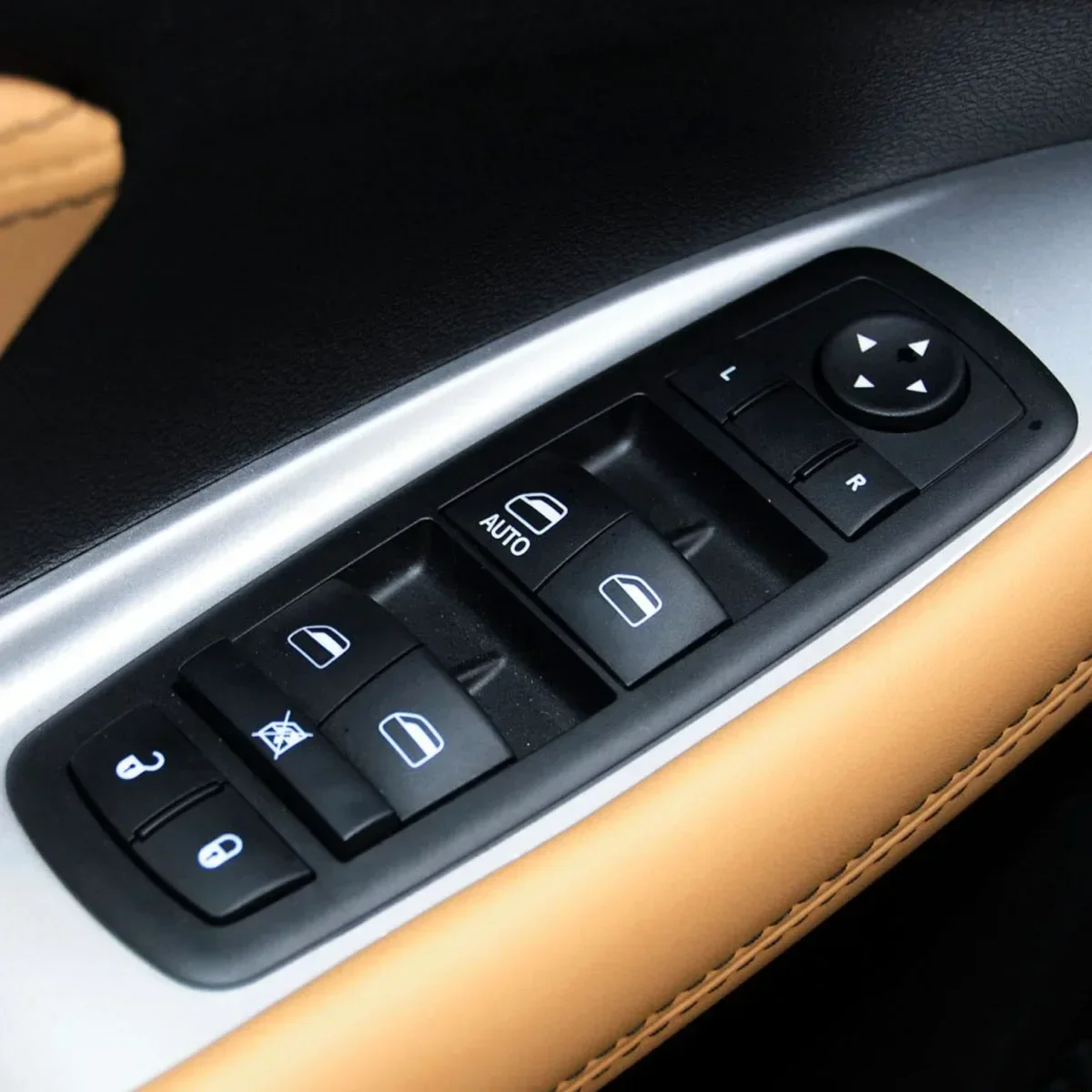 Главный переключатель окна с левой стороны водителя кнопка управления