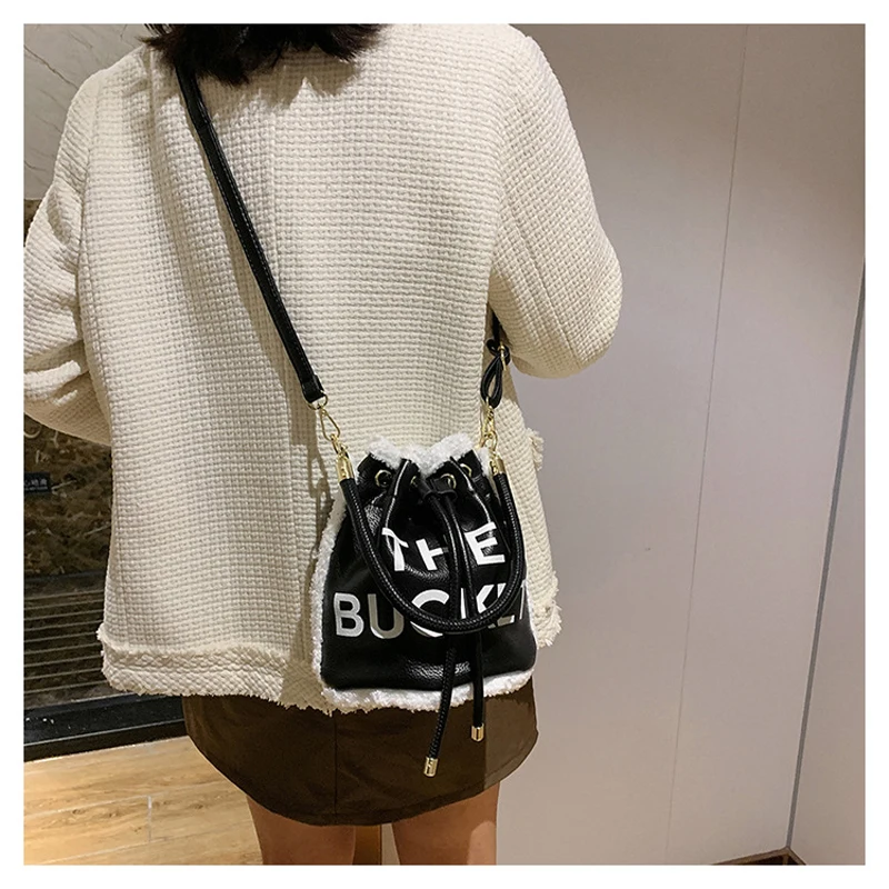 

Новая модная женская сумка-мешок через плечо из овечьей шерсти с надписью