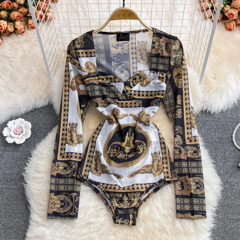 

Sexy Bodycon Luxury Golden Print Bodysuit Long Sleeve Women Streetwear Elastic Bodysuit Square Neck Basic Overalls Top 220235