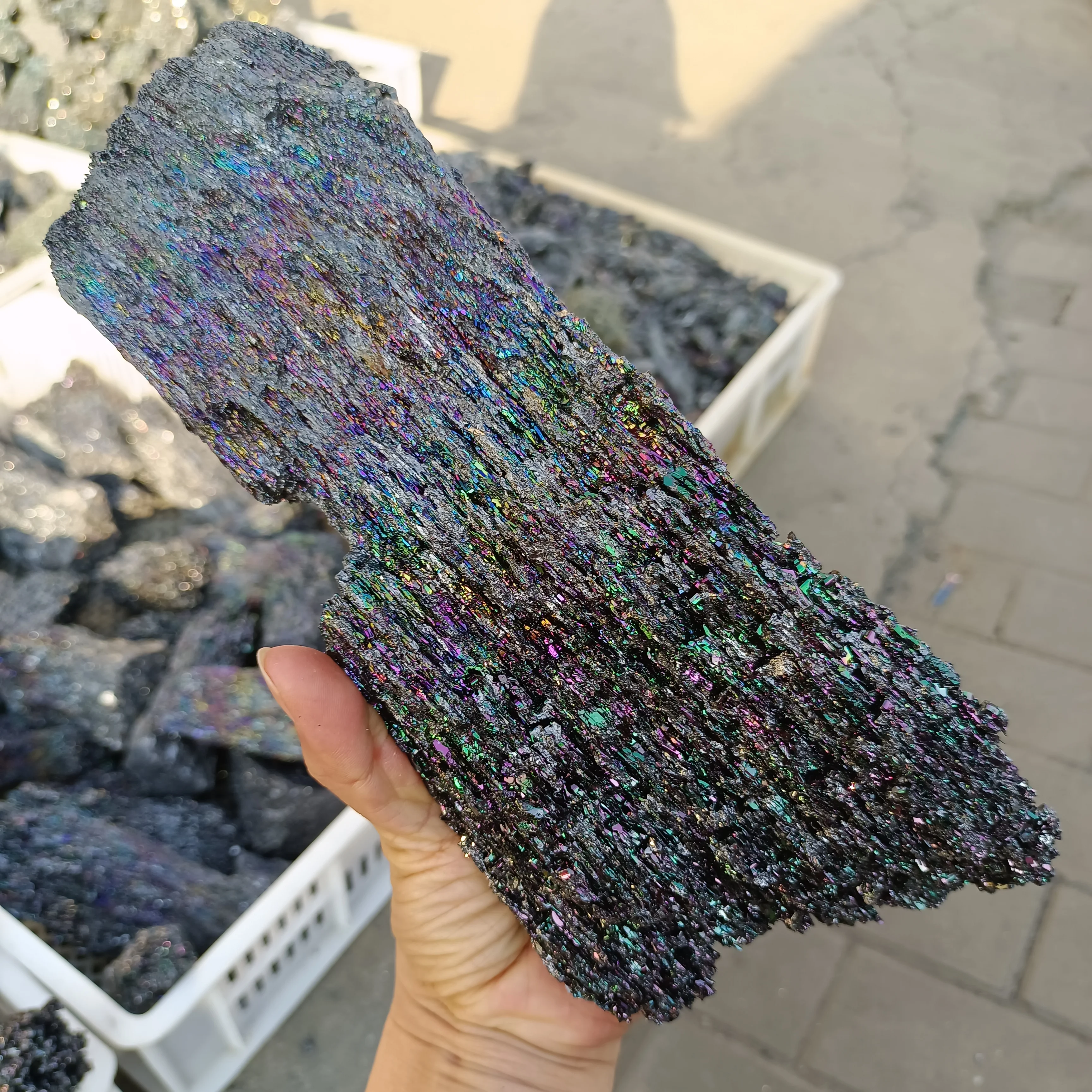 Натуральный Радужный карборум необработанный кристалл цветное сырье руды