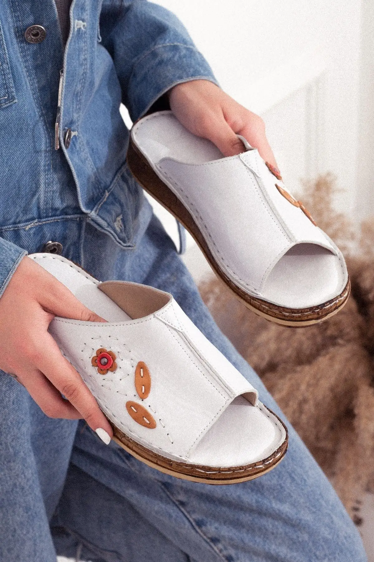 

Women's Genuine Leather Sandals Fashion New Summer Comfort Breathable Casual Quality Ladies Style Light Slipper Sandals