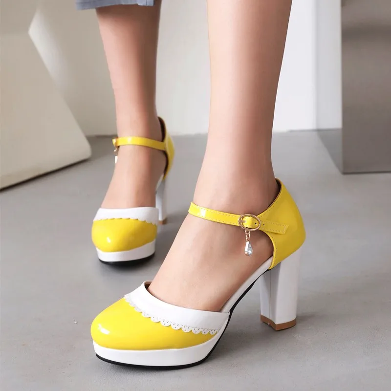 

Small Size 33 Women Patent Leather Fretwork Pumps Sweet Shallow Platform Mary Janes Shoes Female Heels Footwear Zapatos De Mujer