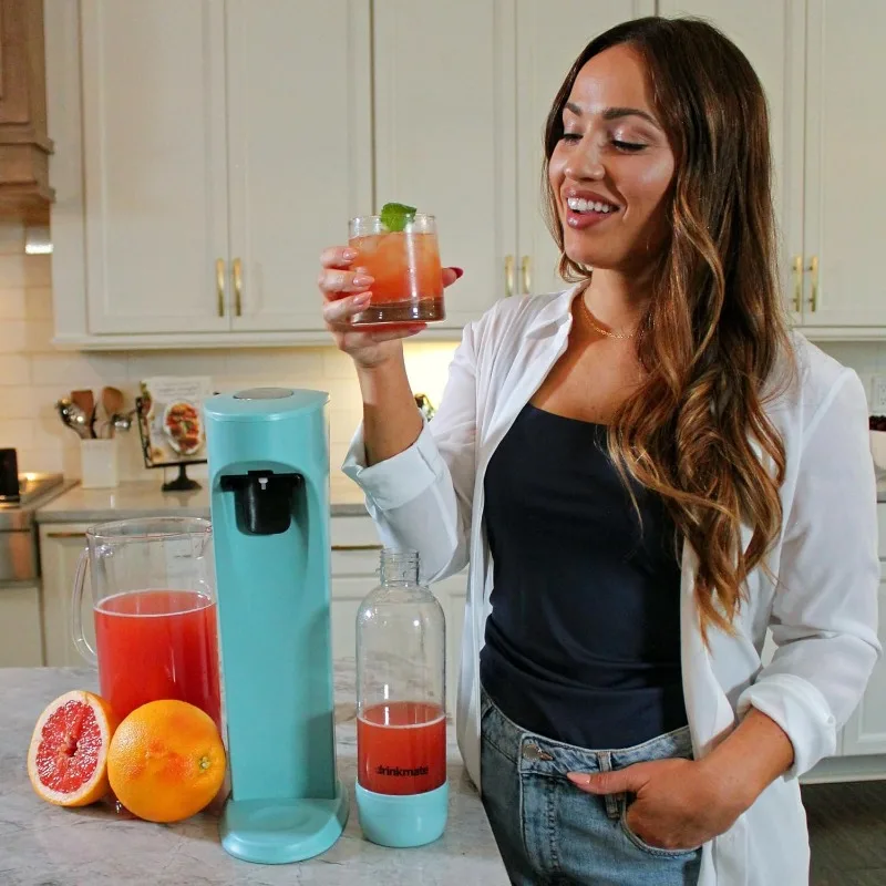 Машина для приготовления газированной воды и OmniFizz содержащие любые напитки