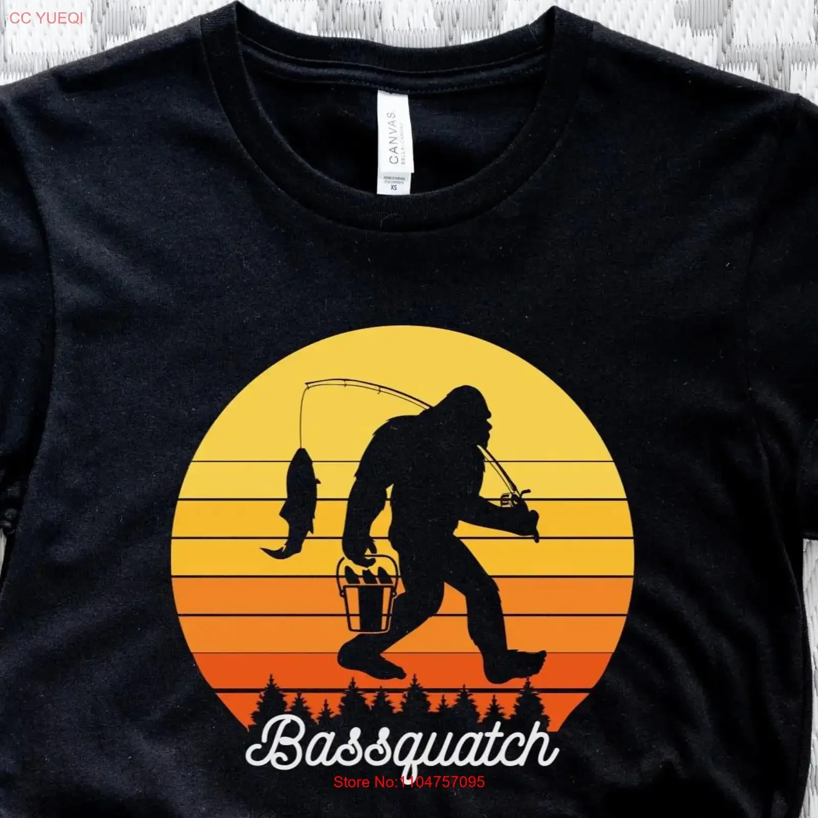 Фото Футболка Bassquatch Bigfoot Fishing Fisherman Bass Fish в винтажном стиле, с эффектом потертости, слегка комфортная, дышащая, стильная, повседневная, в стиле стритвир №1