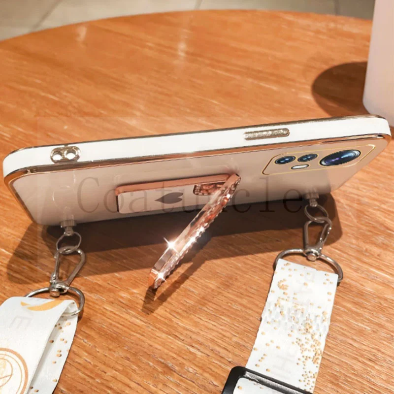 Кросс-боди шнурок 360 ° любовь бриллиант кронштейн покрытие для Moto G73 G82 G71S G13 G23 G32 E22