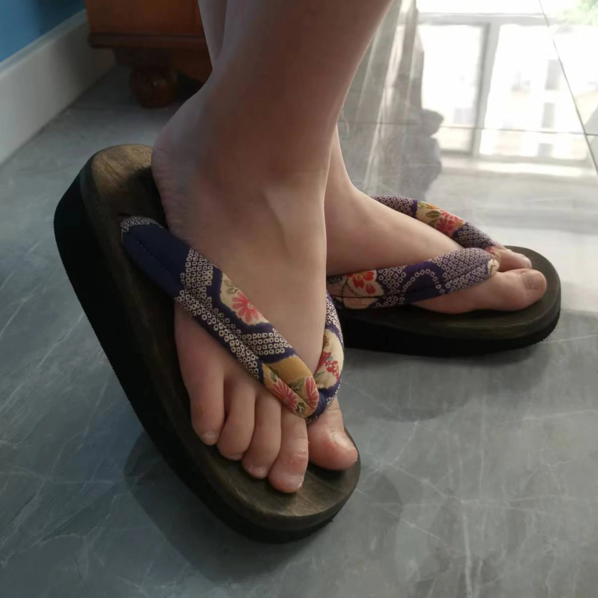 Летние тапки женские шлепанцы японские Гета деревянные и резиновые для размера