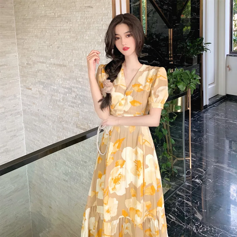 2022 Summer New French Vintage Tea Break Skirt Fragmented Flower Fairy Slim Long Dress Women's Temperament Dress