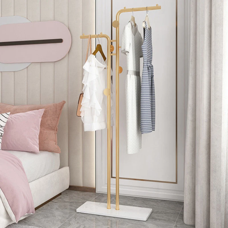 

Скандинавская золотистая вешалка для одежды с мраморной основой, яркая Подставка для хранения одежды в реальном времени, мебель для спальни