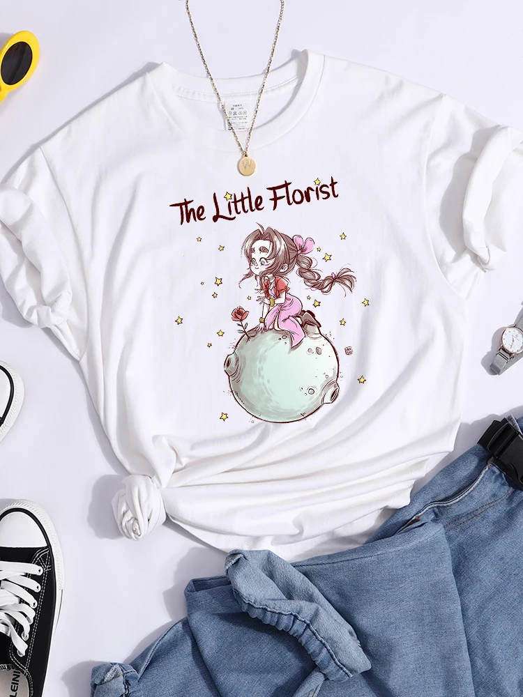 

Женская футболка с принтом маленькой флористки красивых девушек, летний мягкий кроп-топ, повседневная спортивная футболка, дышащая крутая ...