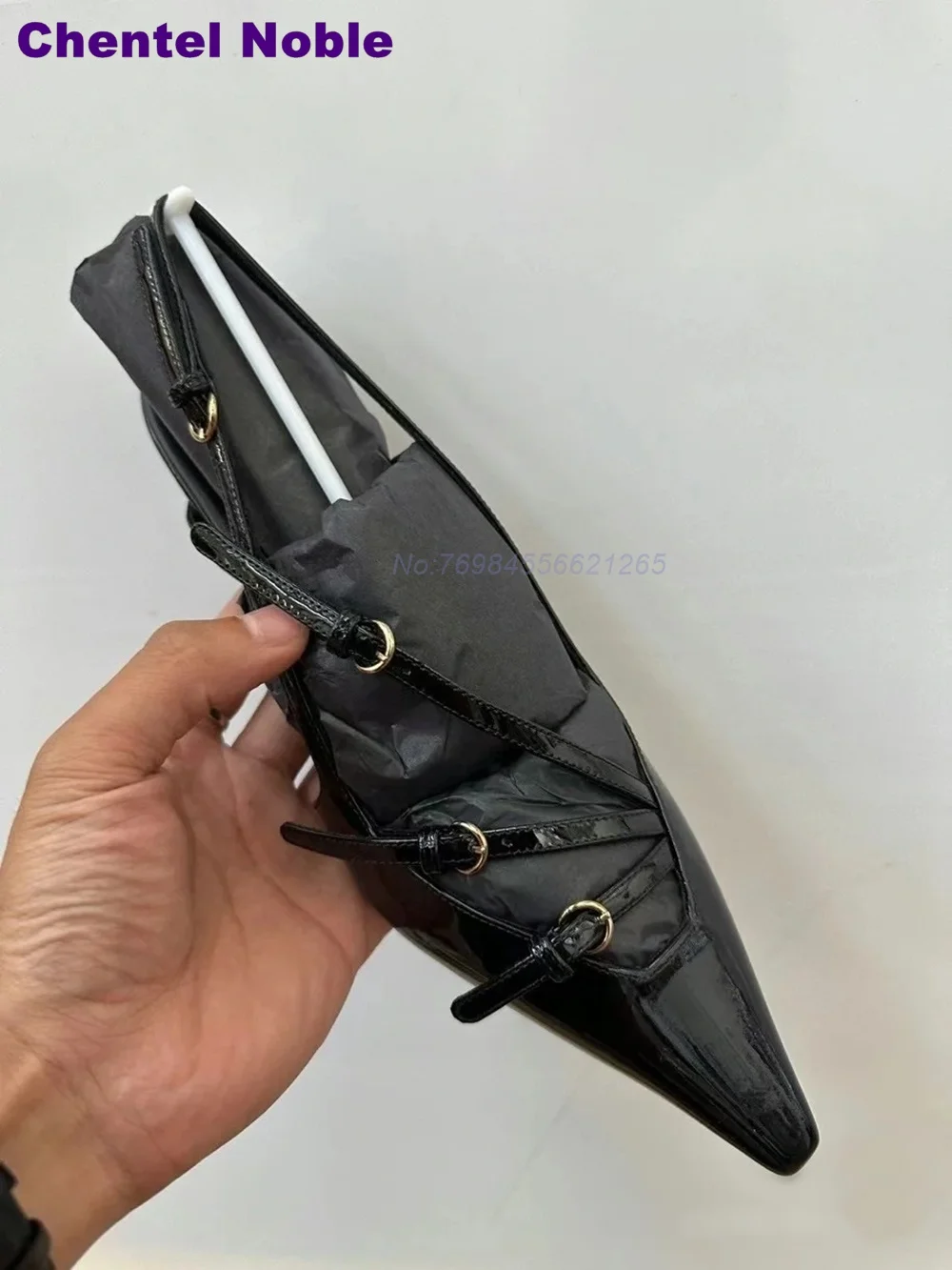 Туфли-лодочки женские на ремешках с острым носком из натуральной кожи