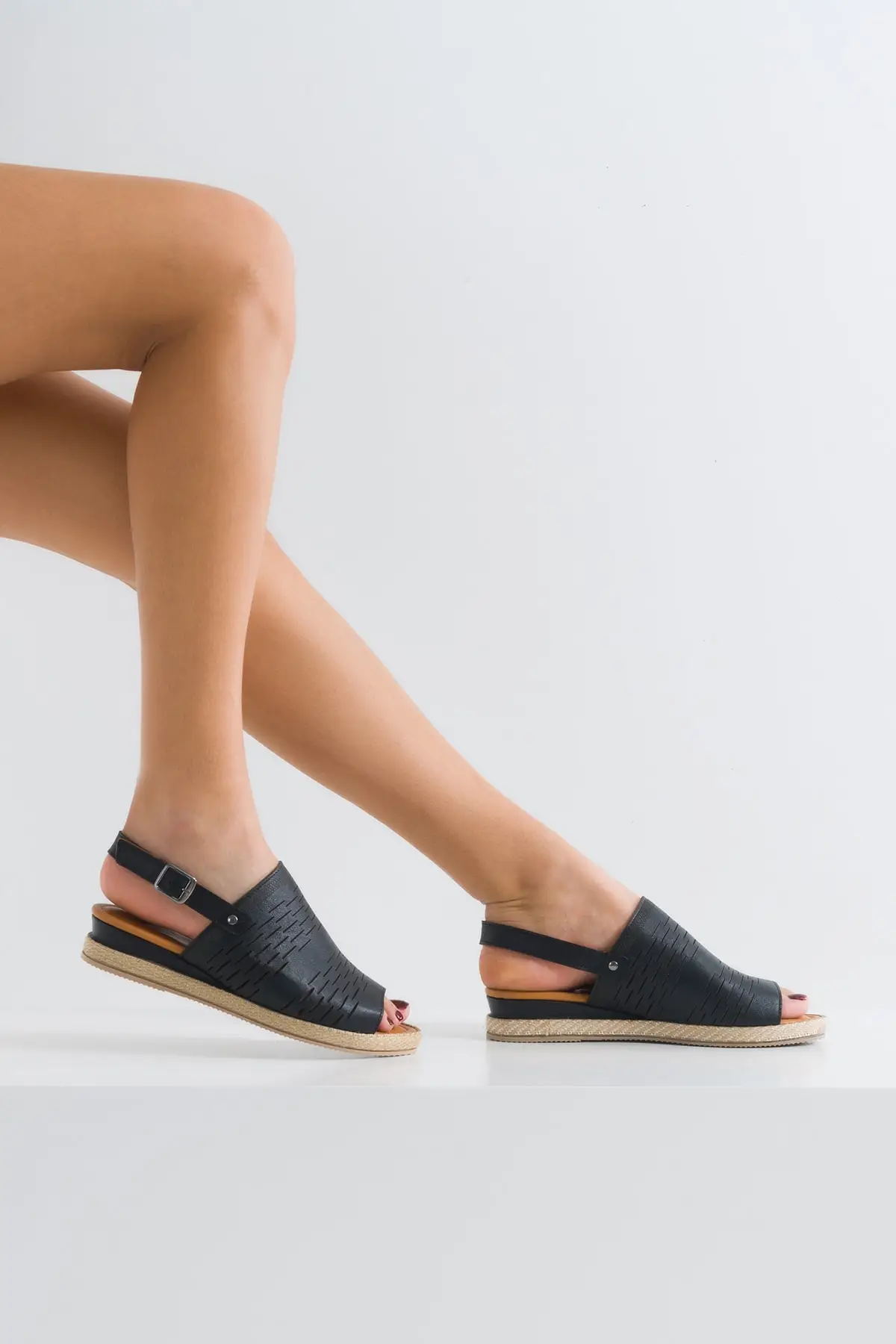 

Women's Genuine Leather Sandals Fashion New Summer Comfort Breathable Casual Quality Ladies Style Light Slipper Sandals