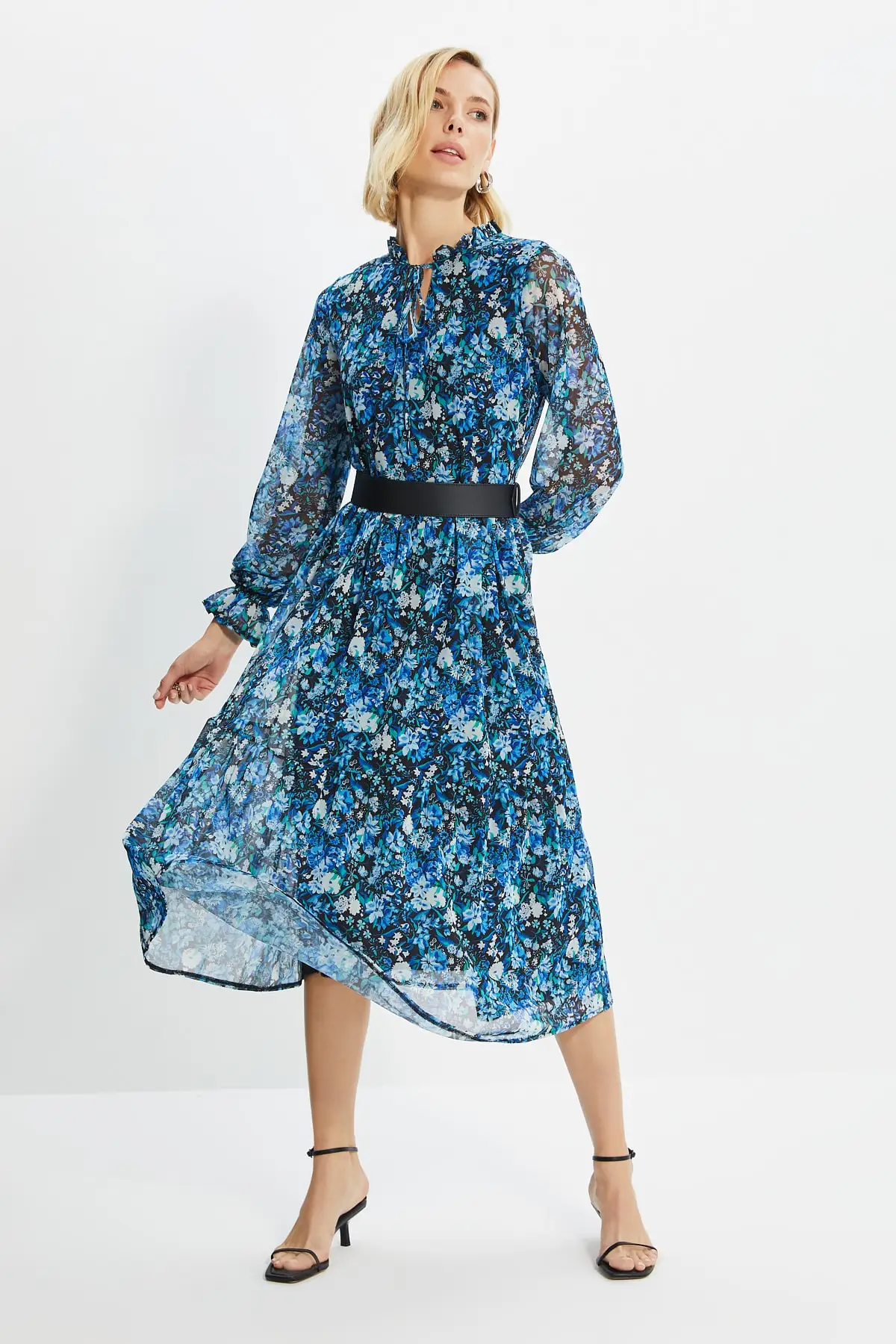 

Trendyol Tulle Floral Knitted Dress TWOAW22EL0092