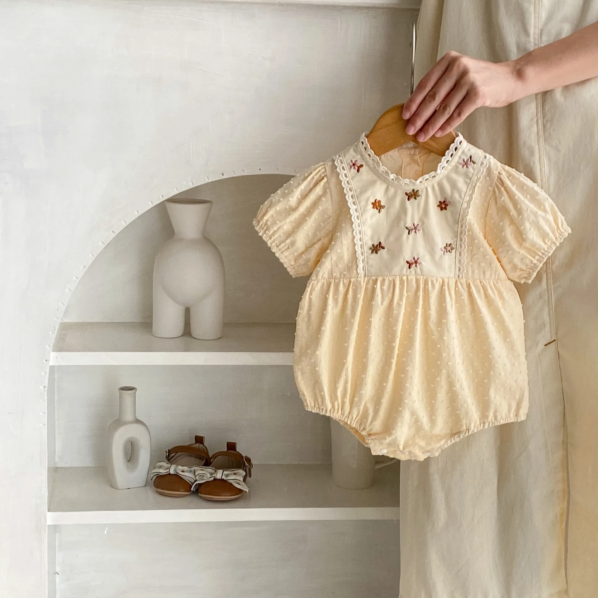 Новинка летняя одежда для маленьких девочек цельная с вышивкой детей 0-2 лет ha yi