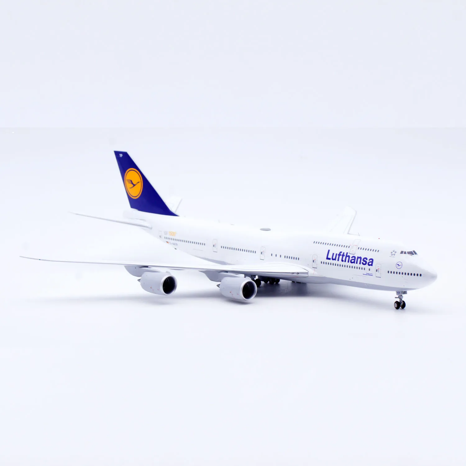 Фото EW2748008 Коллекционный самолет из сплава в подарок JC Wings 1:200 Lufthansa Boeing B747-8 [1500th 747] Литая под давлением модель самолета D-ABYP №4