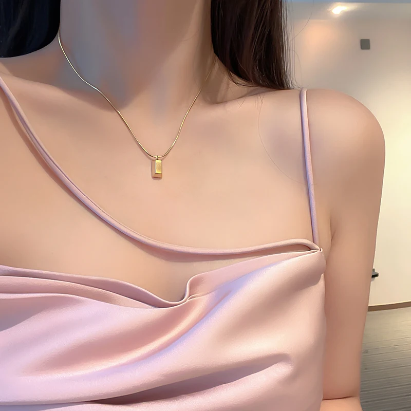 

2022 New Vintage Simple Gold Pendant Necklace for Women Fashion Stainless Steel Neck Necklaces Jewelry Luxury Woman Accessories