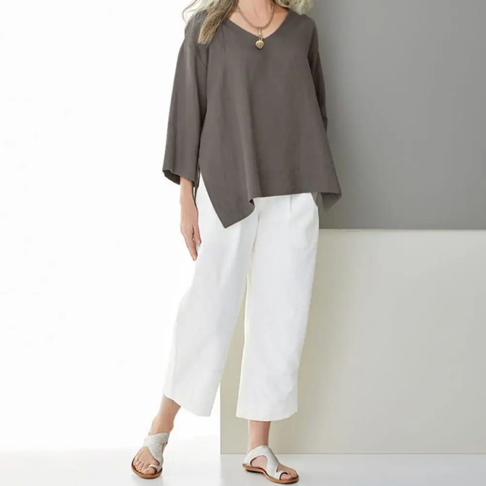 

V-neck Women T-shirt Chic Streetwear Women's Loose Fit V-neck Pullover Tops with Side Split Hem Solid Color 3/4 Sleeve Thin Tee