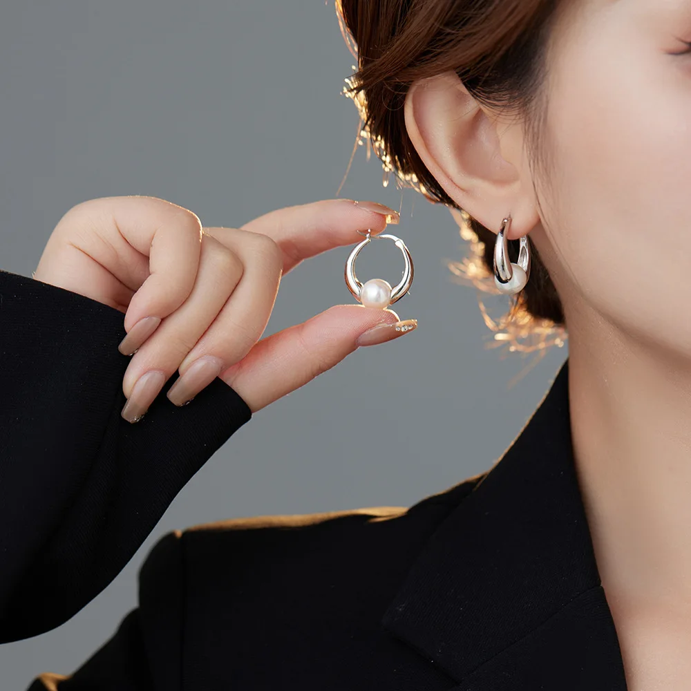 

Женские серьги-кольца из серебра 925 пробы с жемчугом