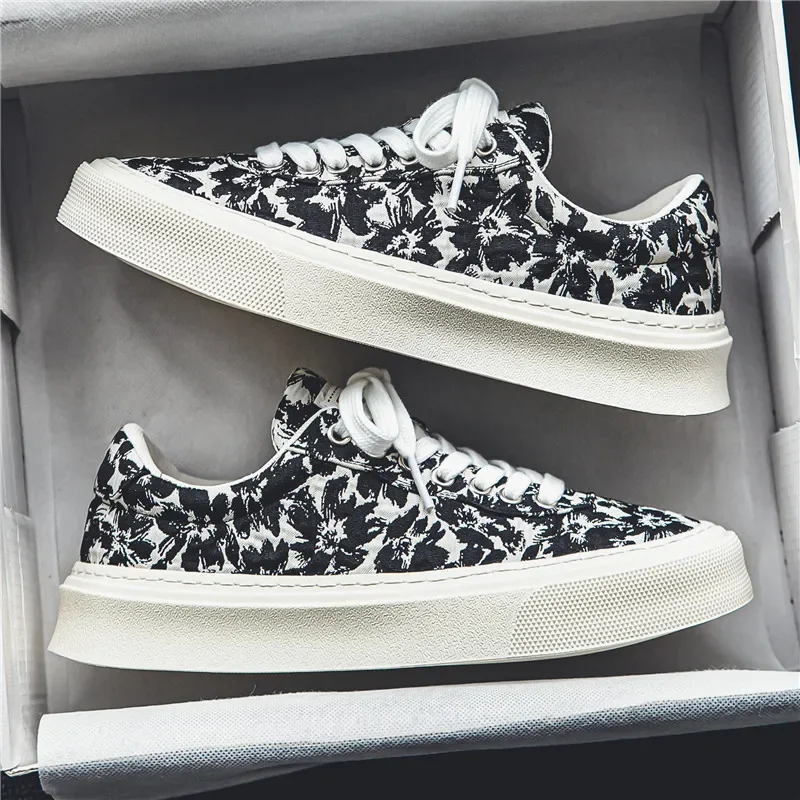 

Combination of niche denim canvas shoes stitching breathable board shoes retro Hong Kong wind tide with men's shoes