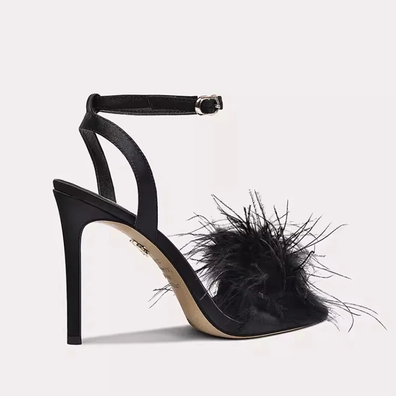 Рисунок 2 - Сандалии женские с перьями