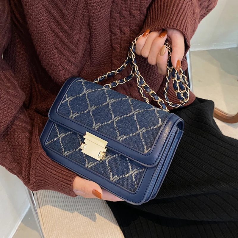 

Сумка кросс-боди Женская с заклепками и цепочкой, брендовый саквояж кросс-боди из экокожи, модная Роскошная простая сумочка на плечо, малень...