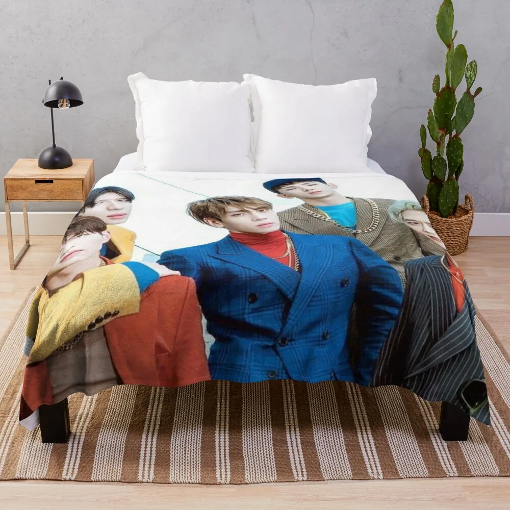 

SHINEE Group Photo Throw Blanket floral Throw Blanket